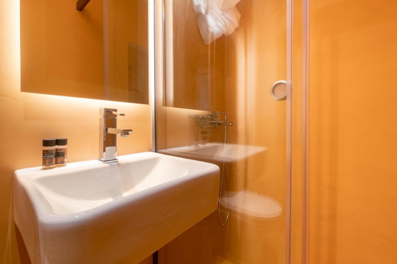 Old Town Gem - Elegant Guilford Apartment Corfu  Екстер'єр фото